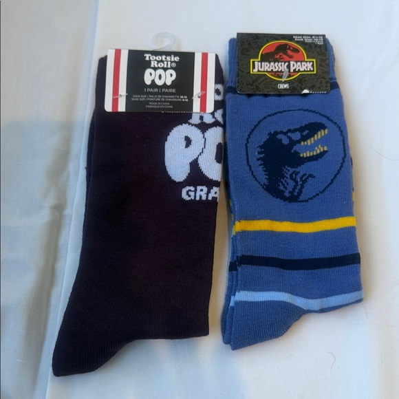 New Character Crew Socks 9-13 - Picture 3 of 5